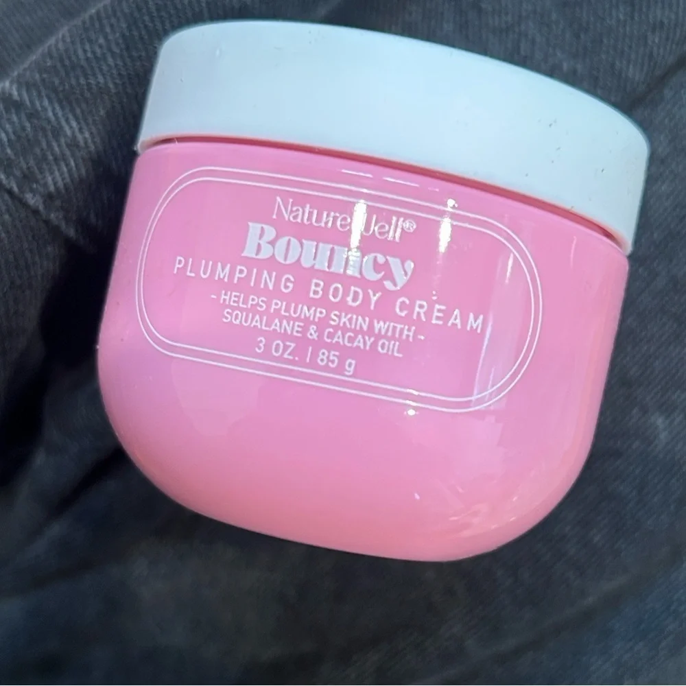 Nature well Bouncy Plumping Body Cream Pink new 3 oz jar
